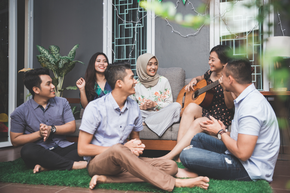 Mengenal Social Butterfly, Mereka yang Mudah Berteman dan Disukai Banyak Orang