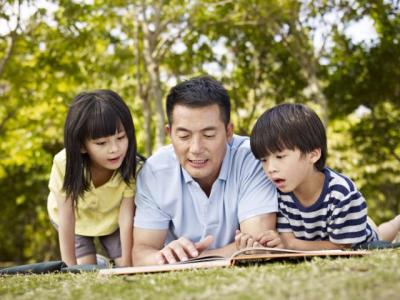 Hubungan Ayah dan Anak Perempuan, Benarkah Lebih Sayang?