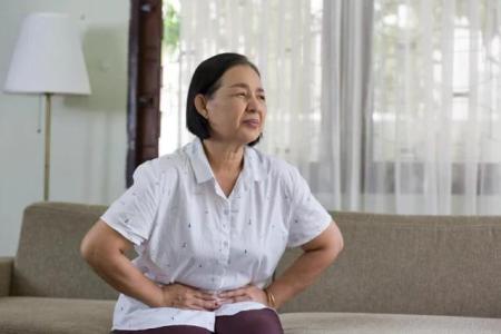 Kenapa Lansia Sering Buang Air Kecil? Ini 6 Penyebabnya