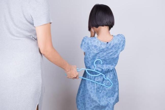 Jangan Sampai Pukul Pantat Anak, Ini 4 Dampaknya