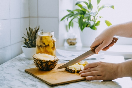 Apakah Boleh Makan Nanas Saat Haid? Ini Jawabannya