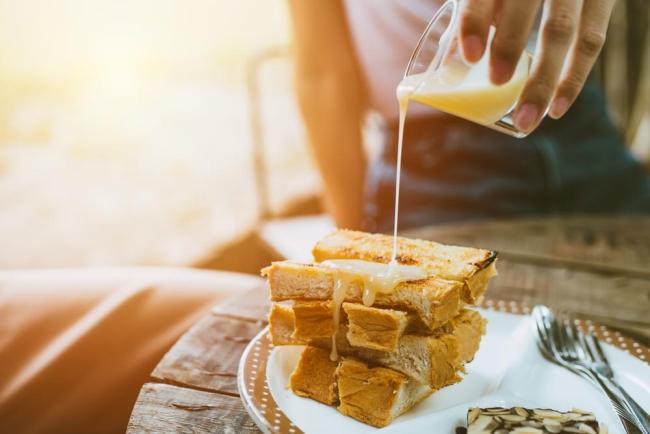 Yuk, Kenali Manfaat Susu Kental Manis dalam Menu Sarapan!