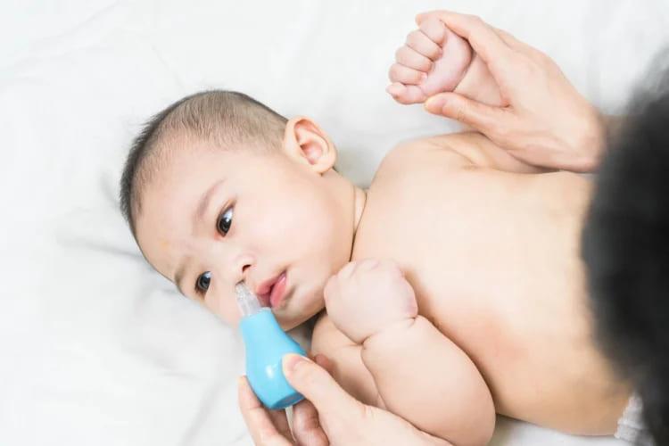 Bolehkah Sedot Ingus Bayi dengan Mulut? Ini Faktanya