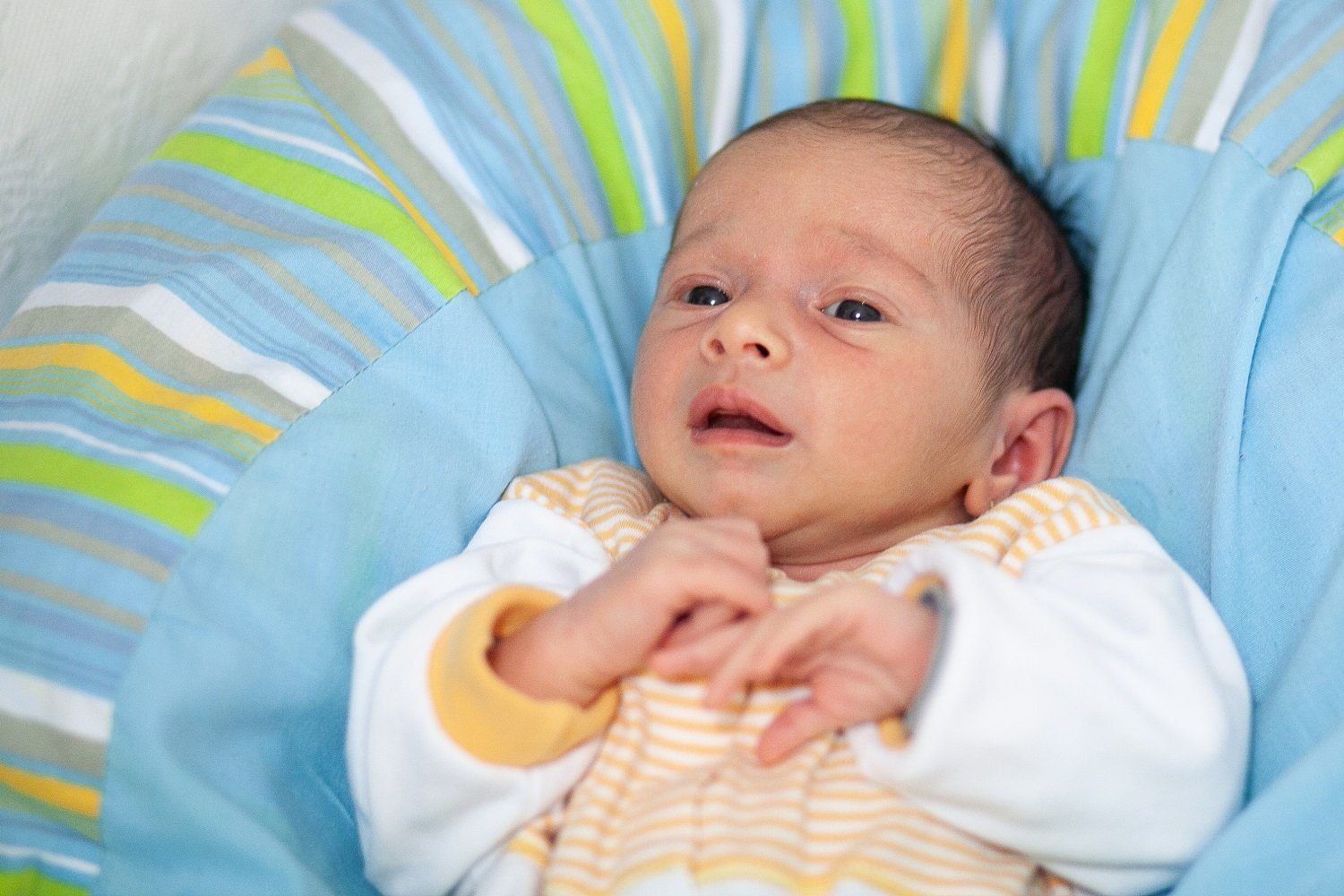 Jangan Panik, Begini Cara Merawat Rambut Bayi yang Rontok