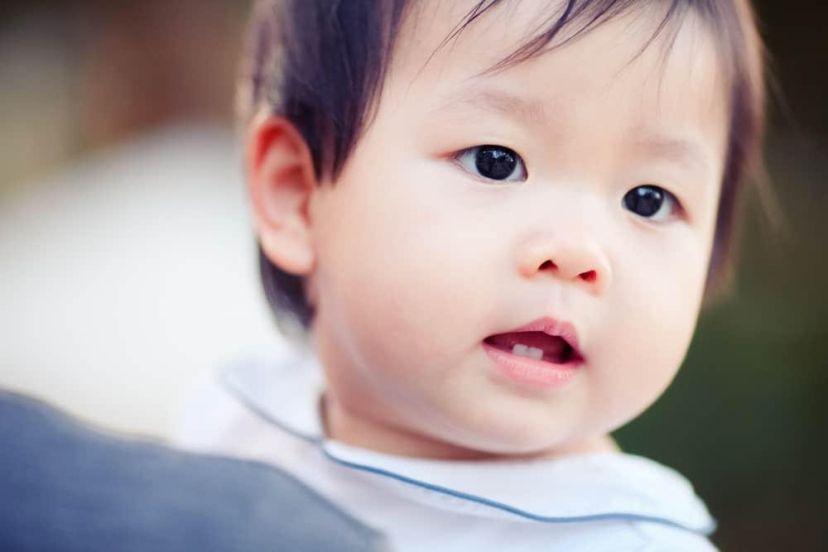 mengatasi-bayi-tumbuh-gigi