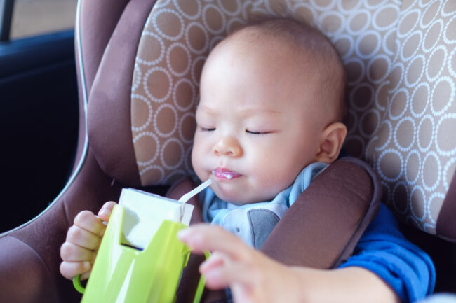 Bolehkan Susu UHT Diberikan untuk Bayi?
