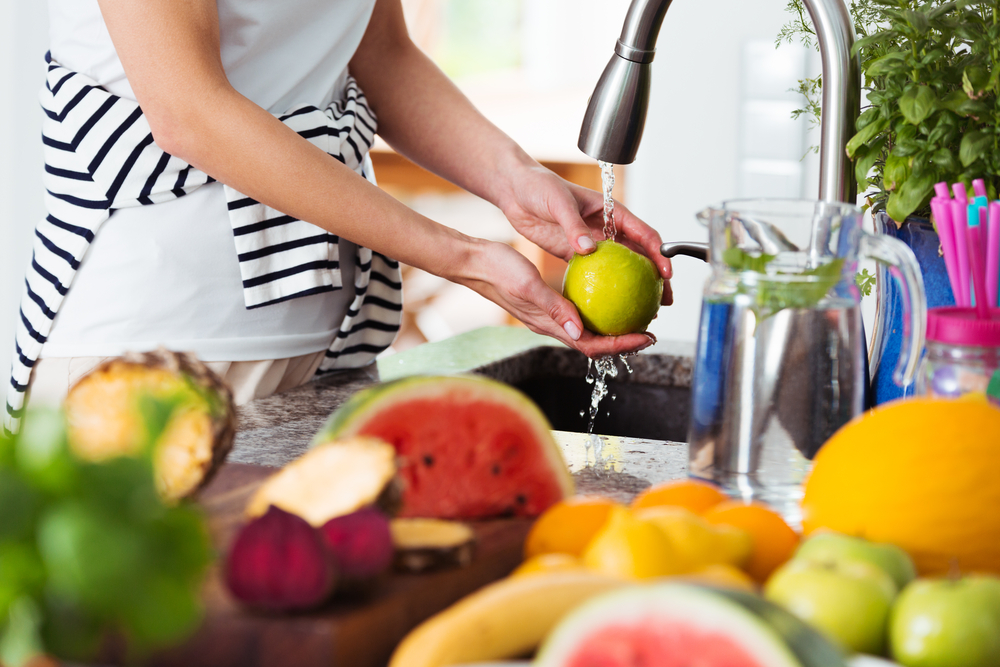 Jangan Pakai Sabun, Begini Cara Cuci Buah dan Sayur