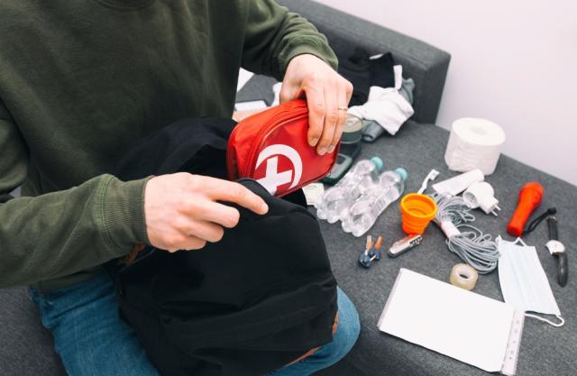 6 Jenis Isi Tas Siaga Bencana yang Perlu Dipersiapkan