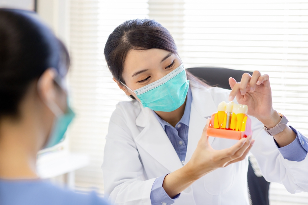 Perlu Implan Gigi? Ini Biayanya di Klinik dan Rumah Sakit