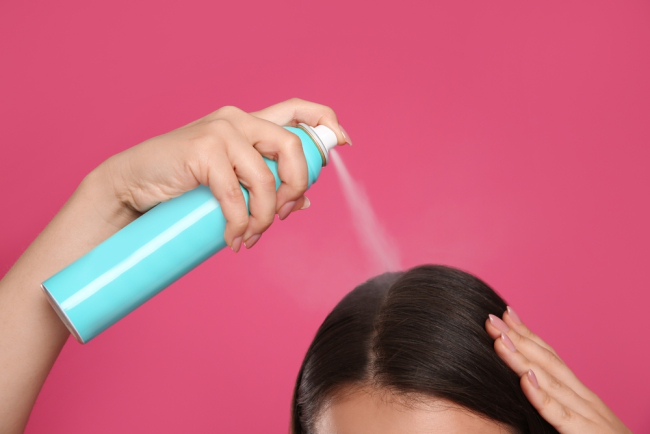 Bebaskan Rambut dari Lepek saat Beraktivitas dengan 7 Rekomendasi Dry Shampoo Terbaik