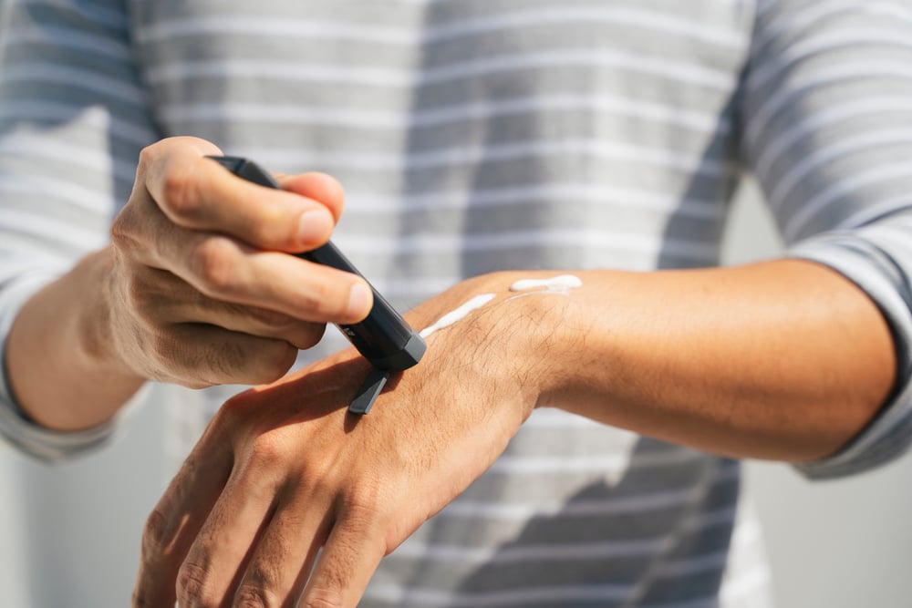 9 Merek Sunscreen Pria Terbaik untuk Lindungi Kulit dari Sinar UV