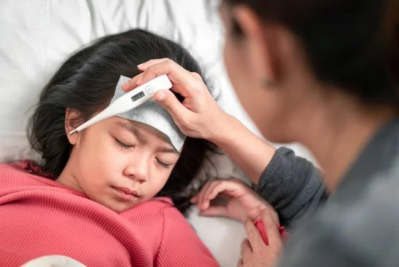 yang tidak boleh dilakukan saat anak demam
