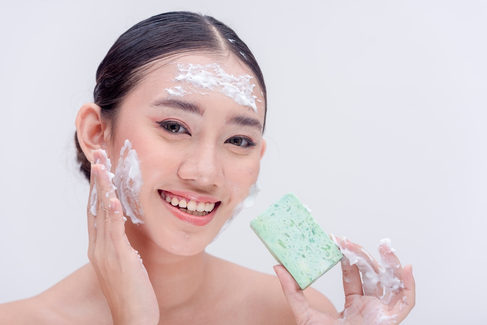 10 Rekomendasi Sabun Cuci Muka Batangan agar Kulit Wajah Sehat