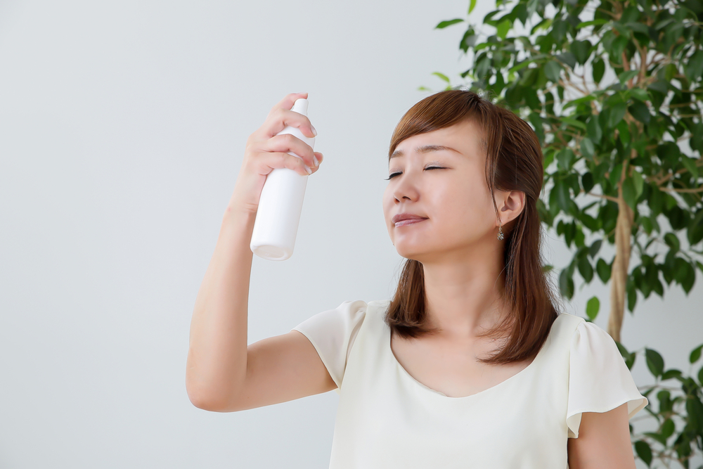 10 Setting Spray Terbaik untuk Kulit Berminyak dan Berjerawat