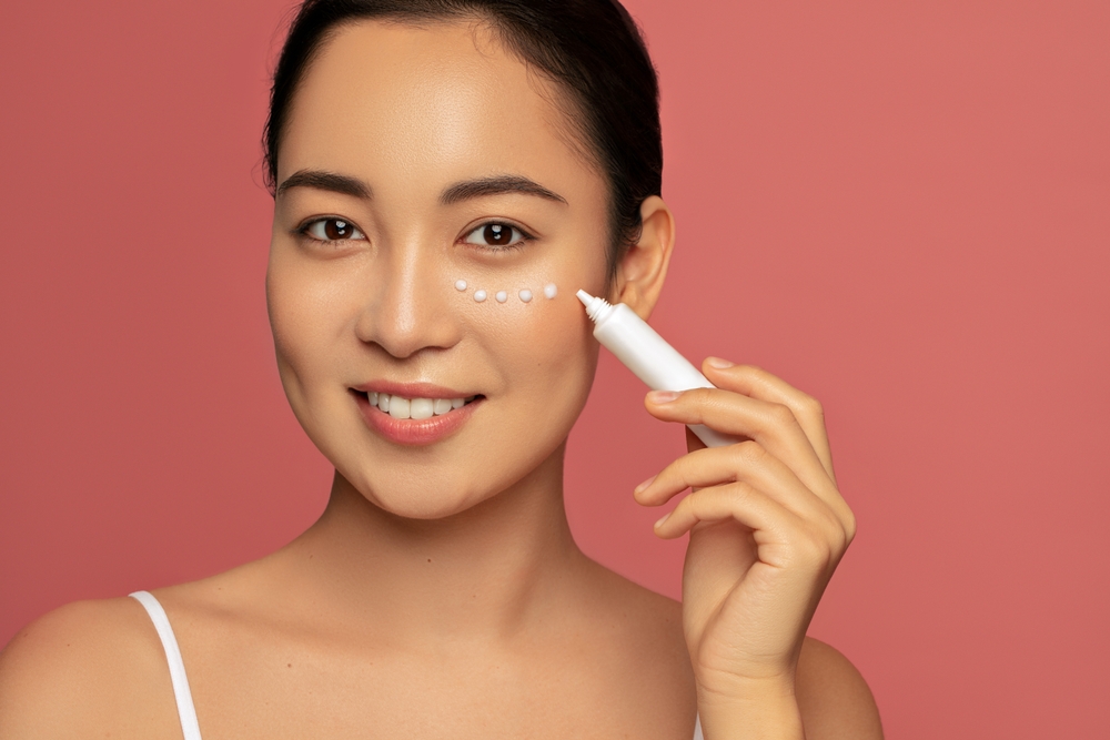 15 Rekomendasi Eye Cream Terbaik untuk Atasi Mata Panda Hingga Kerutan