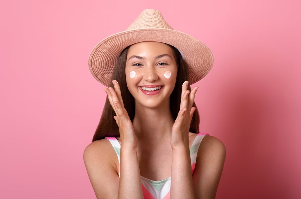 10 Rekomendasi Sunscreen yang Bagus untuk Remaja dan Harganya Murah!