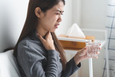 cara menghilangkan sakit tenggorokan karena pilek