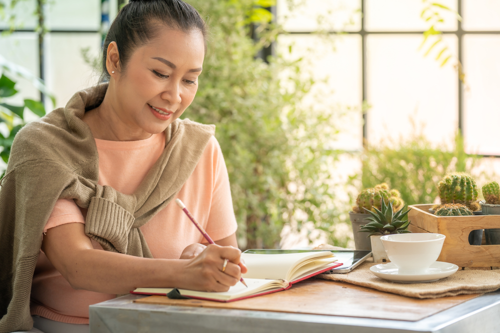 Memahami Perbedaan Premenopause dan Perimenopause