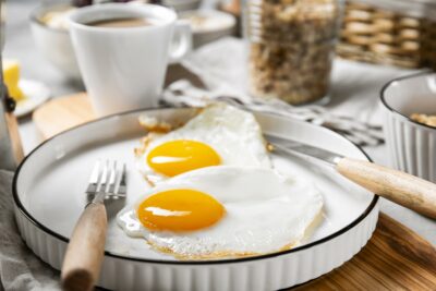 Makan telur