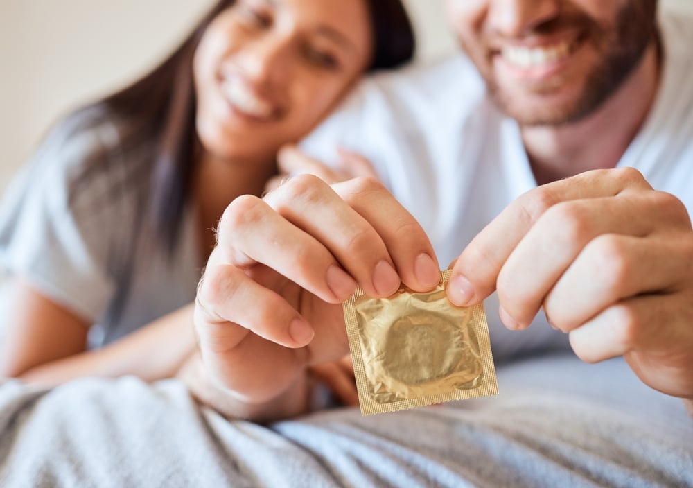 9 Rekomendasi Kondom Ukuran Kecil agar Nyaman Saat Bercinta