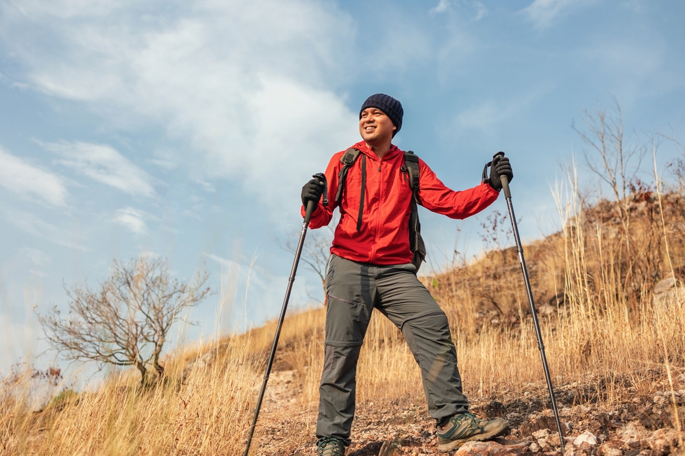 10 Merk Jaket Outdoor Terbaik, Ringan dan Waterproof