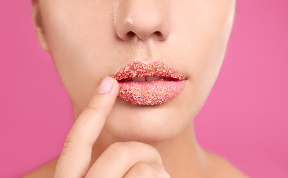 10 Rekomendasi Merek Lip Scrub Terbaik untuk Mencerahkan Bibir