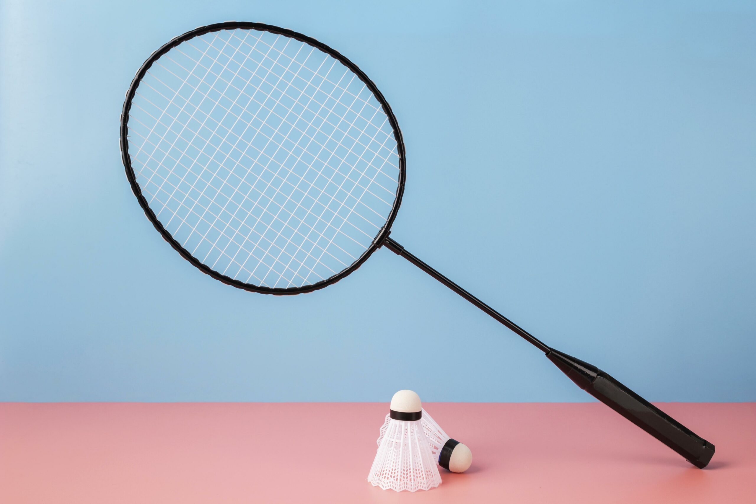 10 Raket Badminton Terbaik untuk Permainan Lebih Optimal