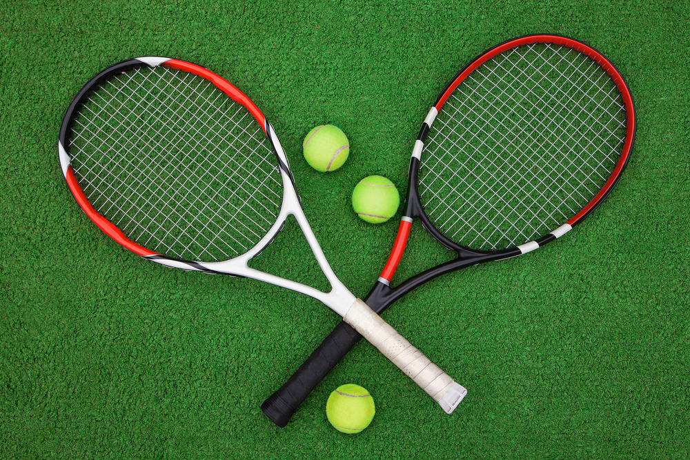 10 Rekomendasi Merk Raket Tenis Lapangan Terbaik