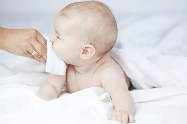 Bayi Gumoh Lewat Hidung? Ini Penyebab dan Cara Mengatasinya