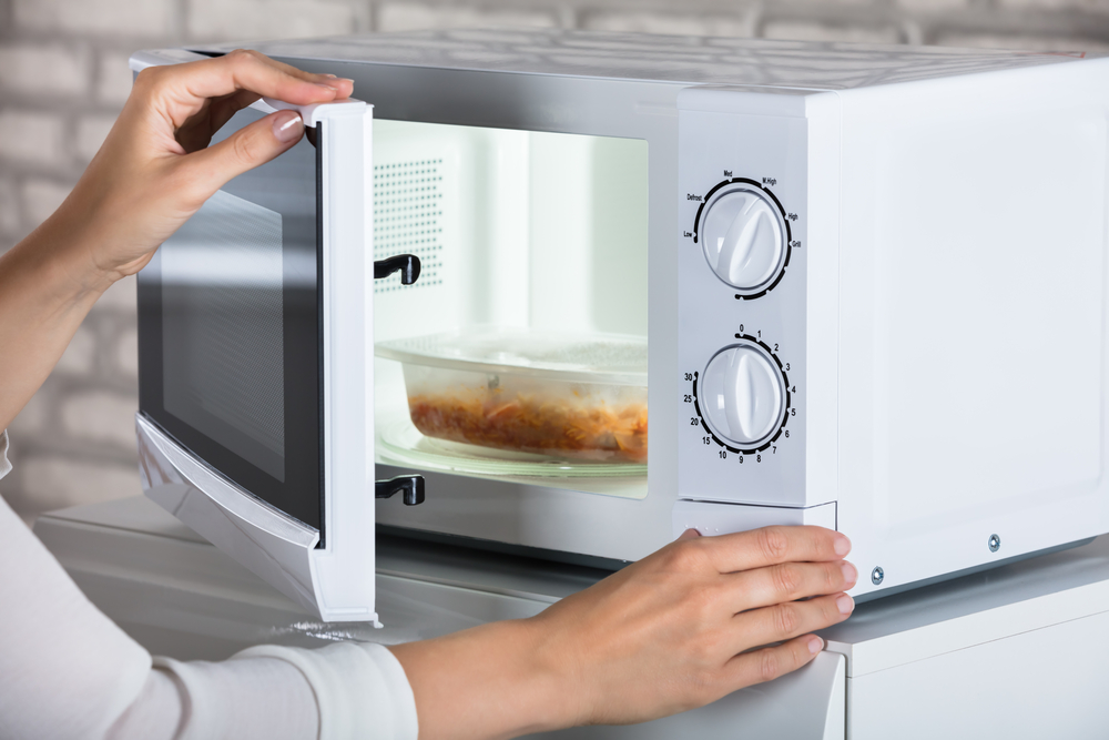 10 Rekomendasi Microwave Low Watt yang Hemat Listrik