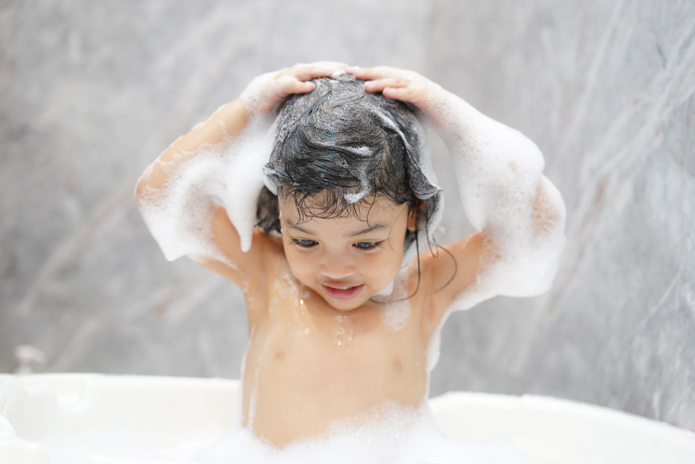 10 Rekomendasi Sabun Mandi Anak, Aman untuk Kulit si Kecil