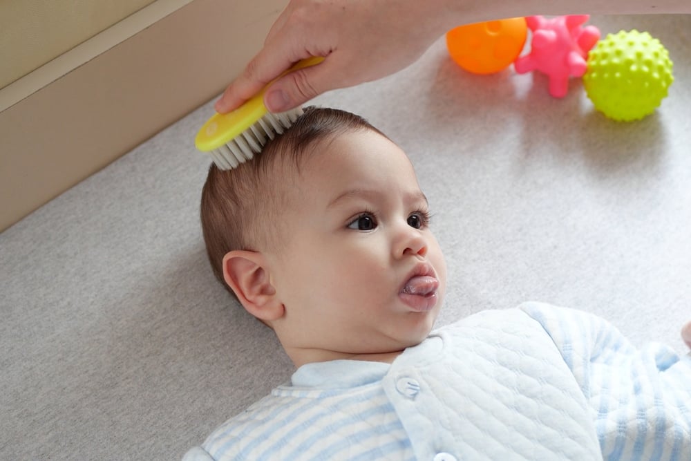 cara melebatkan rambut bayi