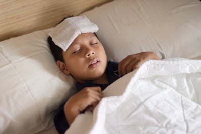 cara mengatasi batuk pada anak saat tidur