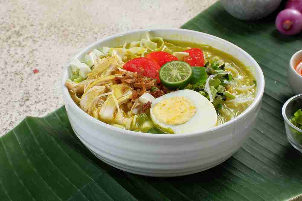 6 Resep Soto Ayam dengan Bumbu Khas yang Praktis Dicoba