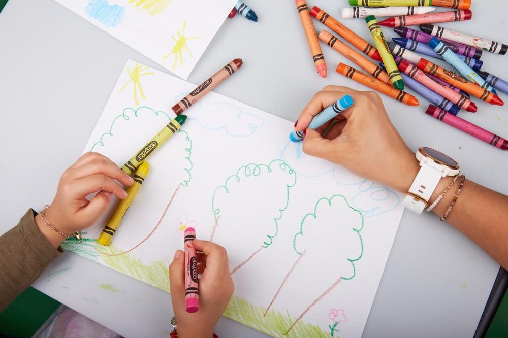 10 Crayon yang Bagus untuk Mewarnai, Aman untuk Anak - Hello Sehat