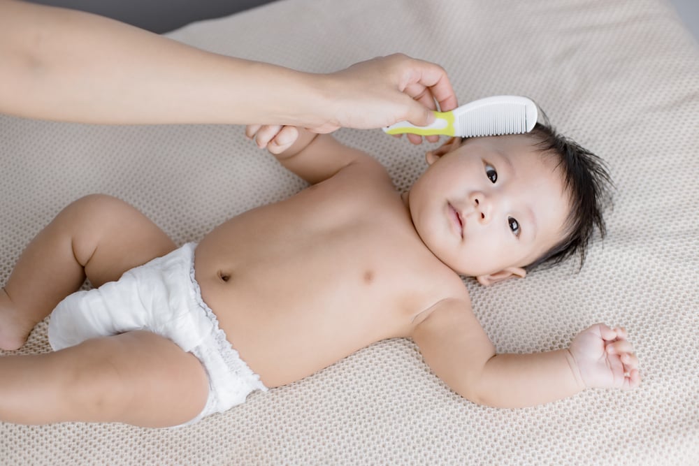 10 Rekomendasi Hair Lotion Bayi Terbaik untuk Penumbuh Rambut