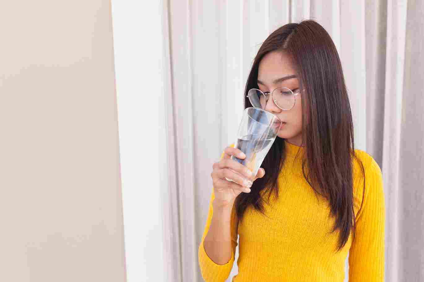 Jangan Dilewatkan, Ini 10 Manfaat Minum Air Hangat Saat Haid