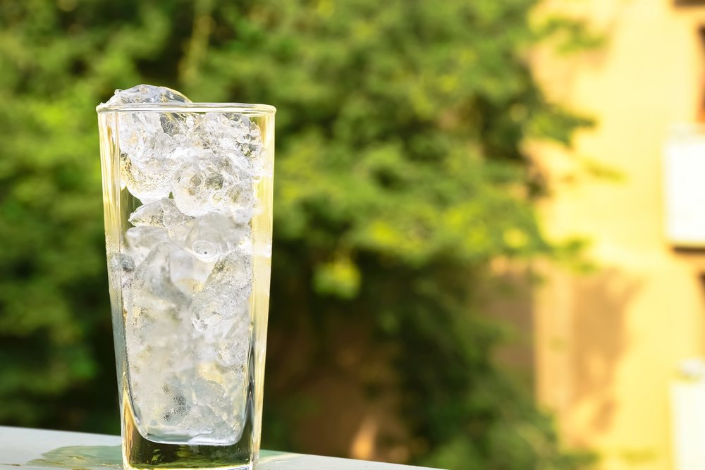 Selain Menyegarkan, Ini 10 Manfaat Minum Air Dingin untuk Tubuh
