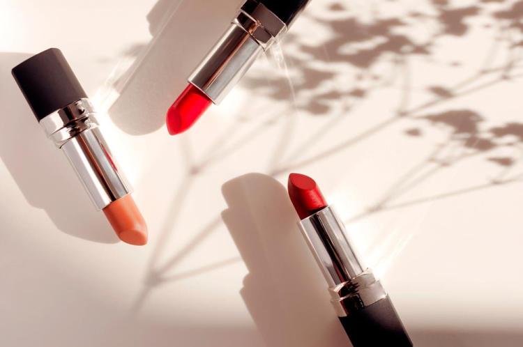 10 Lipstik Matte Terbaik yang Hasilnya Tahan Lama - Hello Sehat