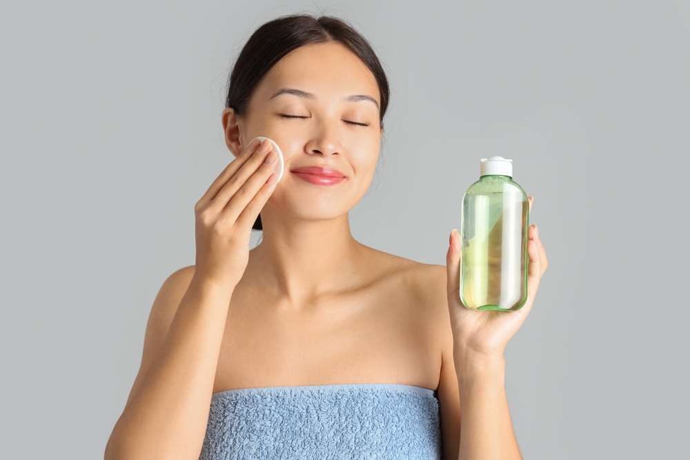 10 Rekomendasi Micellar Water untuk Kulit Kering dan Kusam