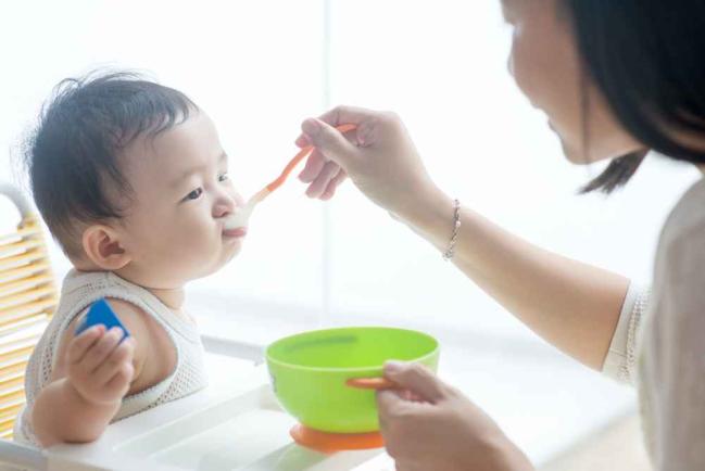 Bolehkah Menggunakan Gula dan Garam untuk MPASI Bayi?