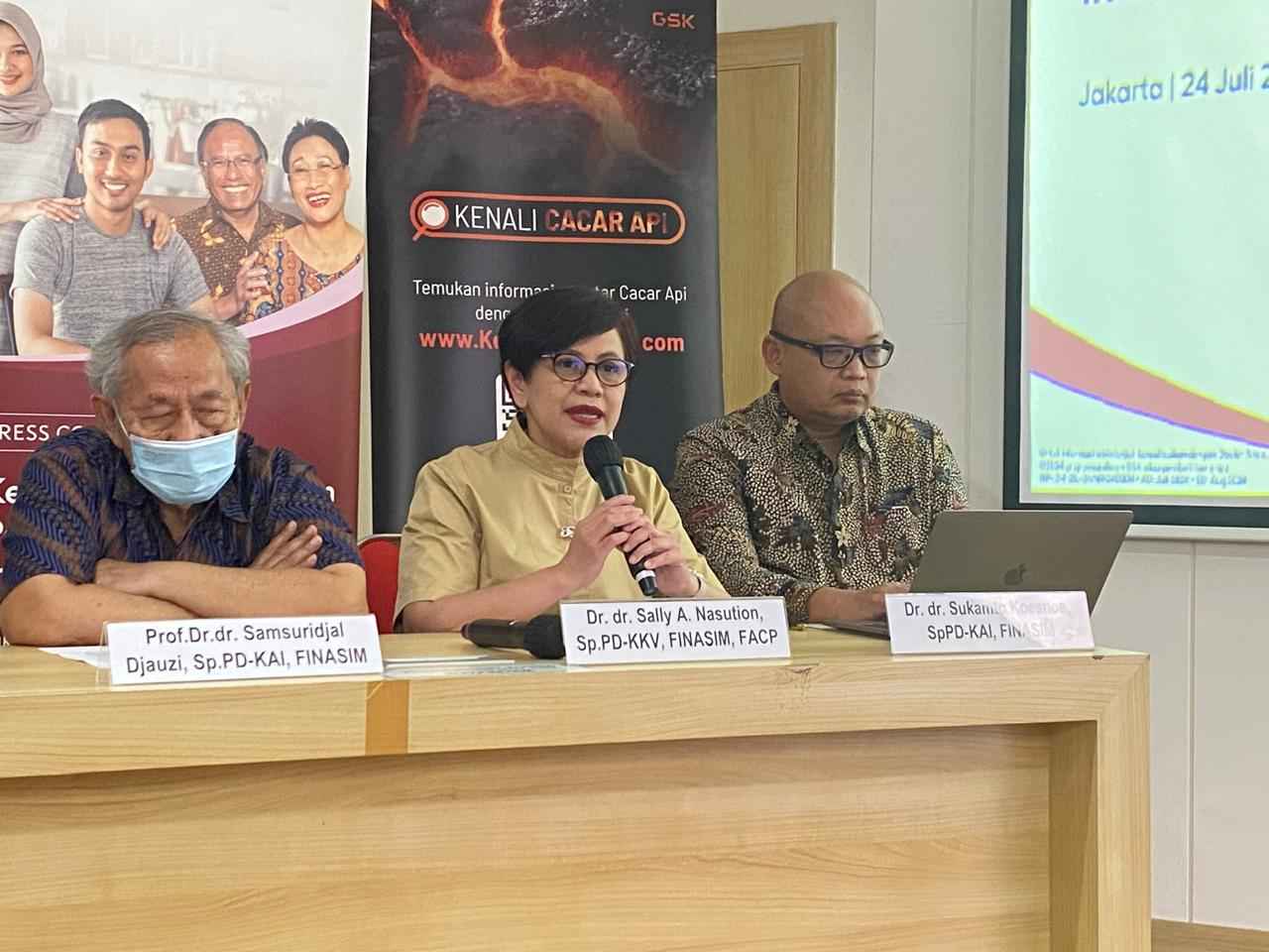 dr. Sally memberi pemaparan terkait vaksin orang dewasa