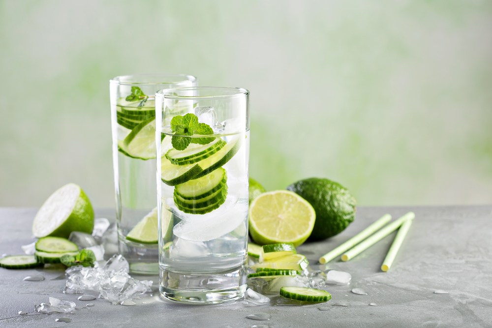 9 Manfaat Infused Water Timun yang Sehat dan Menyegarkan