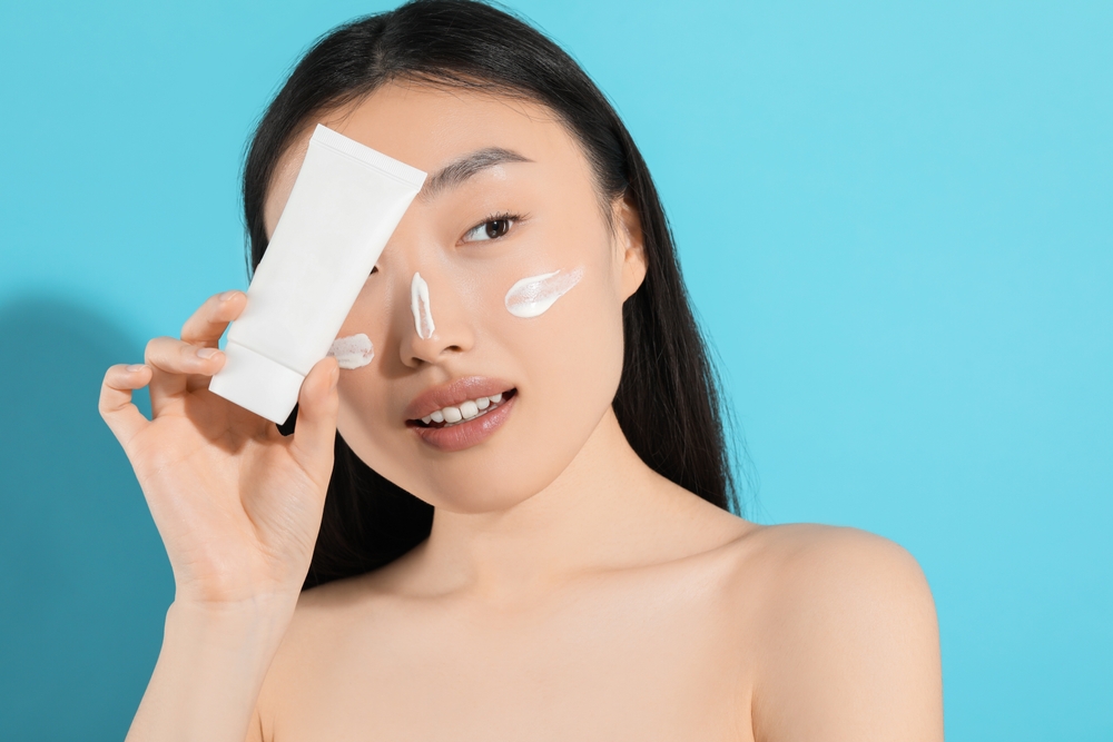 10 Rekomendasi  Hybrid Sunscreen Terbaik, Bebas Kusam