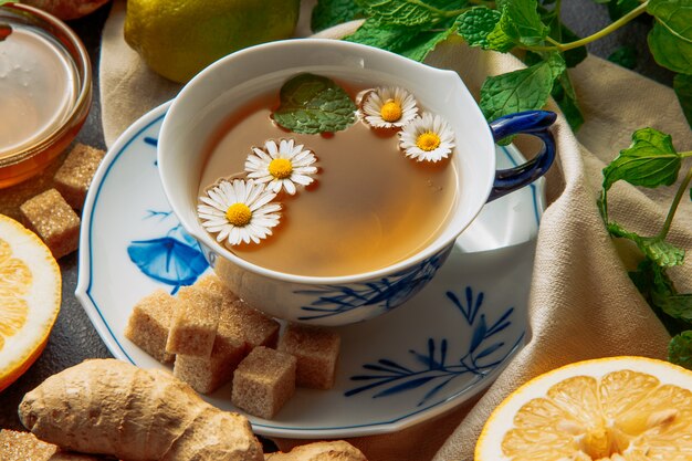 teh-chamomile-untuk-asam-lambung