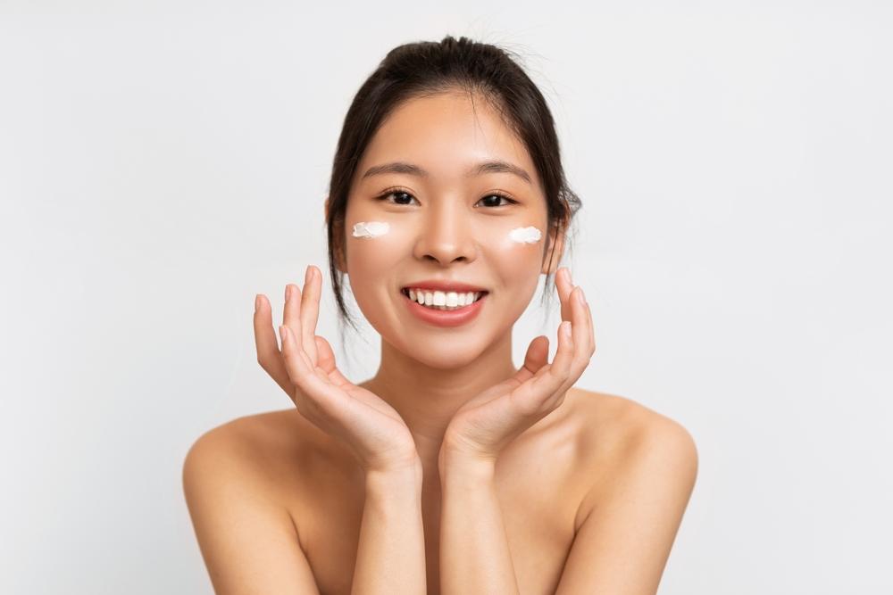 10 Merk Sunscreen Gel yang Bagus untuk Tipe Kulit Anda