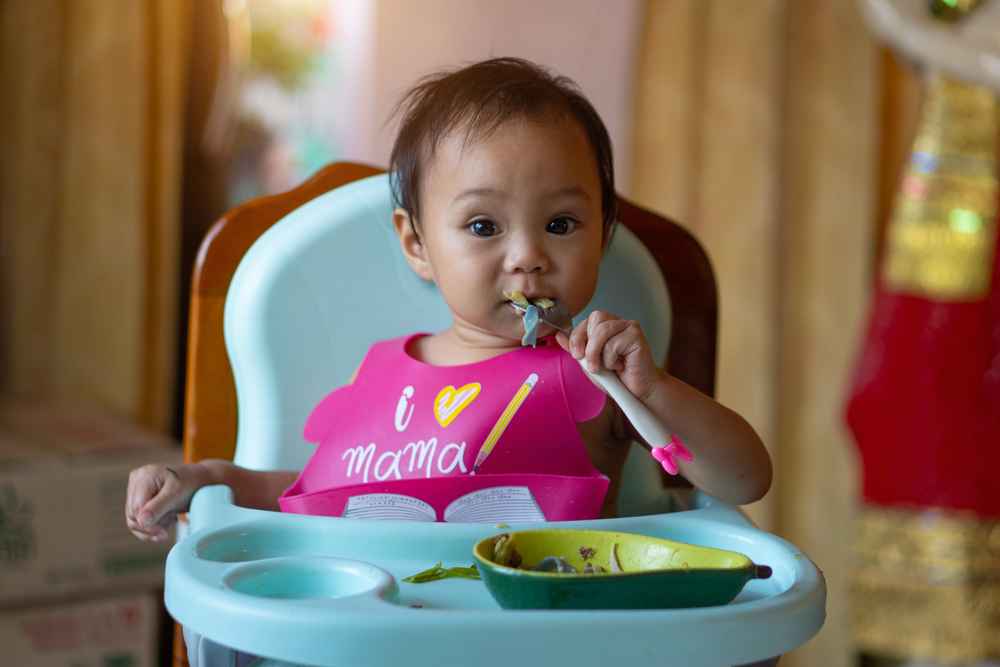 Panduan MPASI Bayi 11 Bulan: Porsi, Tekstur, hingga Resep