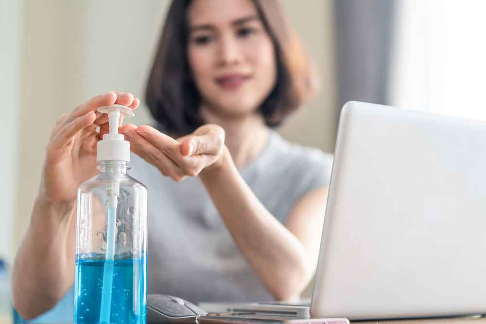 7 Manfaat Hand Sanitizer dan Cara Menggunakannya yang Tepat