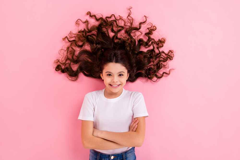 10 Cara Merawat Rambut Anak Keriting supaya Tidak Kusut