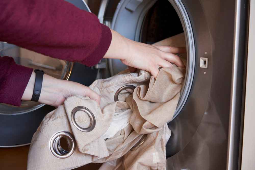 8 Cara Mencuci Gorden di Rumah, Tak Perlu Selalu ke Laundry